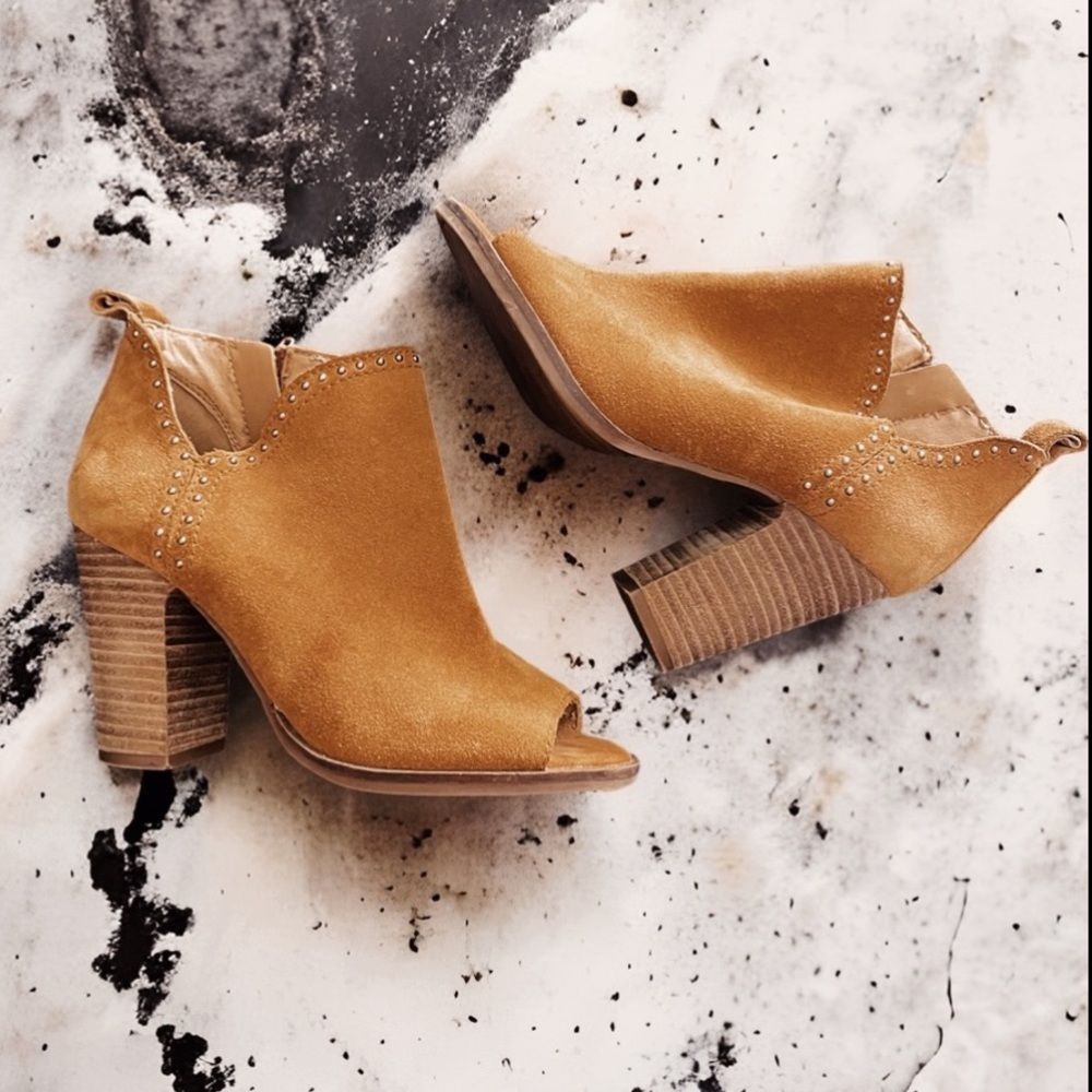 Lucky Brand Tan Open-Toe Ankle Booties